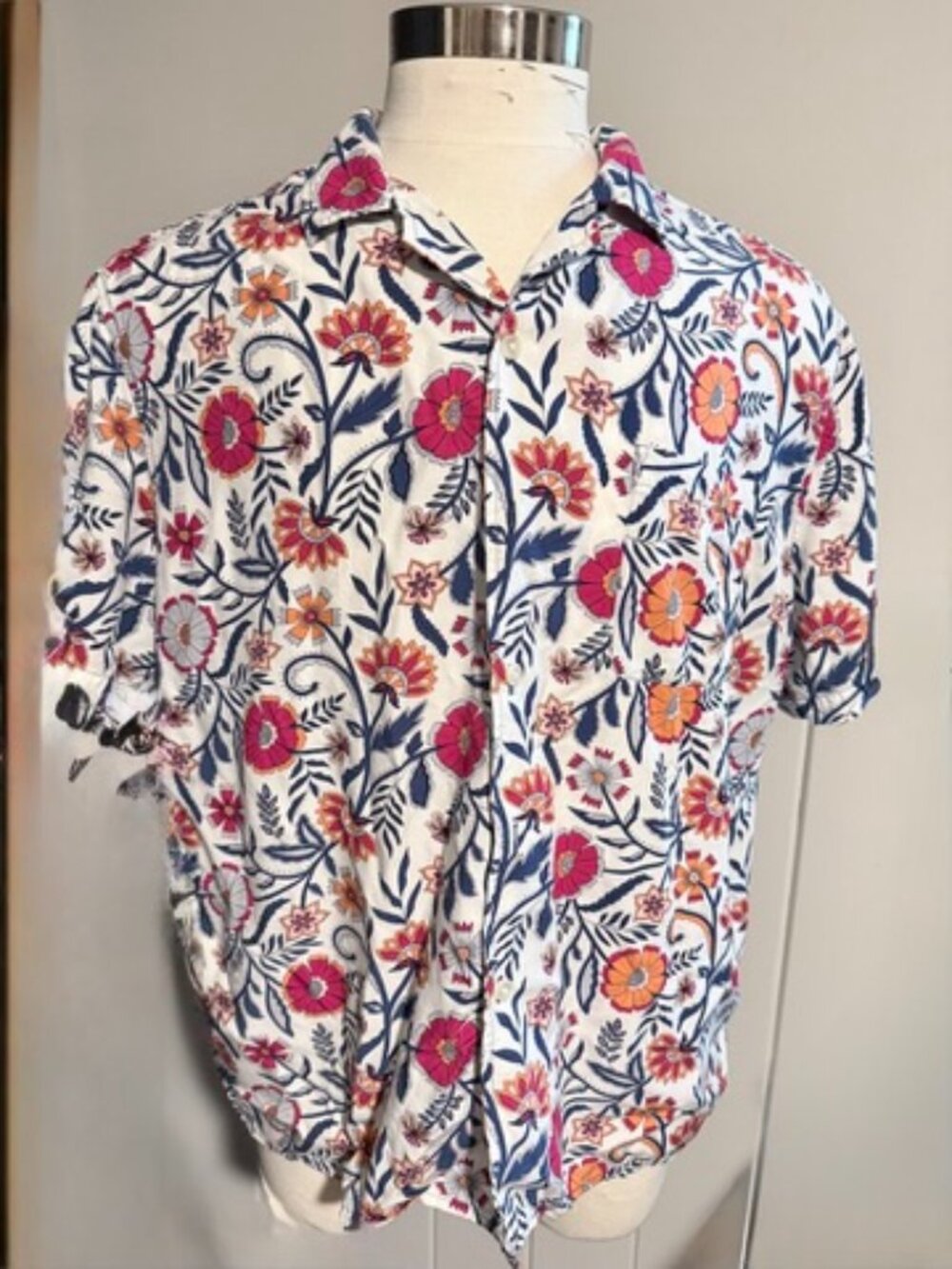 Goodfellow & Co Men's XXL Floral Shirt White Pink Blue Short Sleeve Camp Shirt